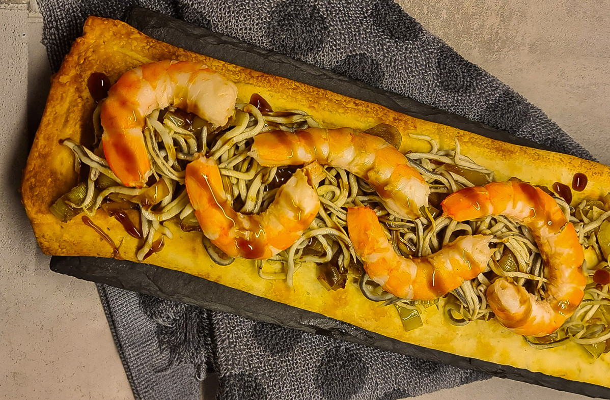 Coca langostinos