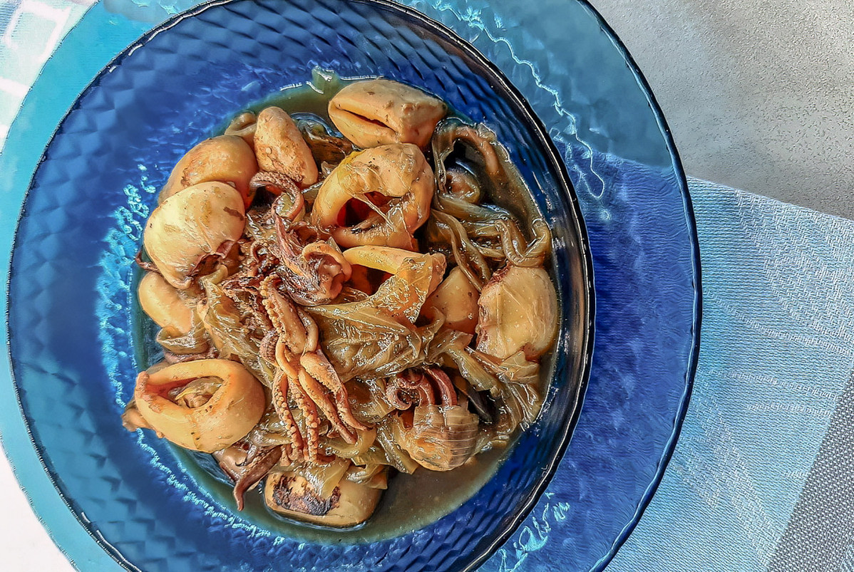 Calamares encebollados