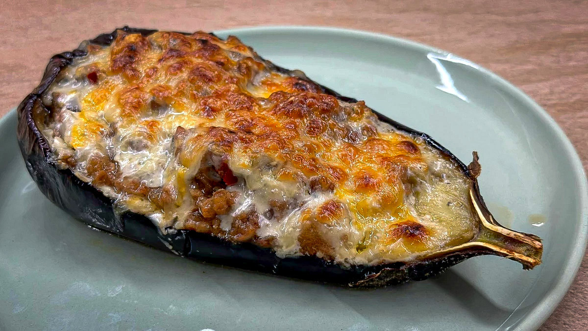 Berenjena Rellena de Carne y Queso Azul