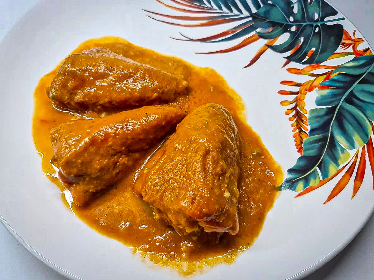 Pimientos del Piquillo Rellenos de Rape y Gambas